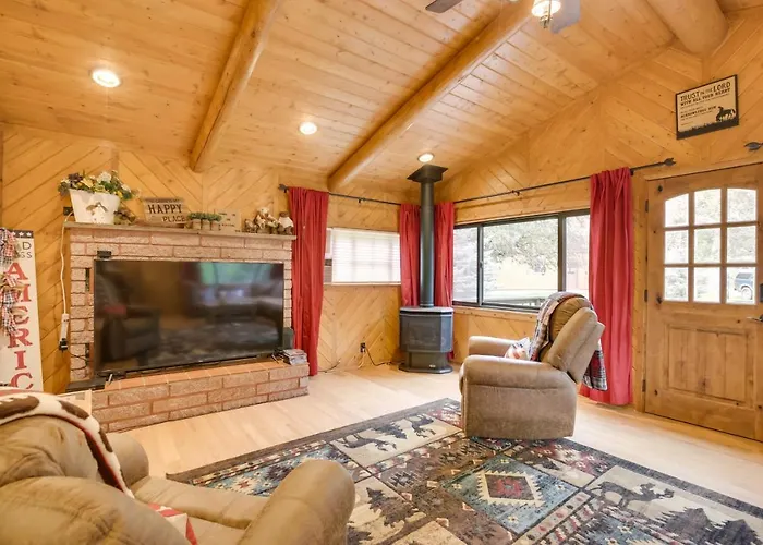 Creekside Sleep Vacation + Deck & Grill Holiday home *